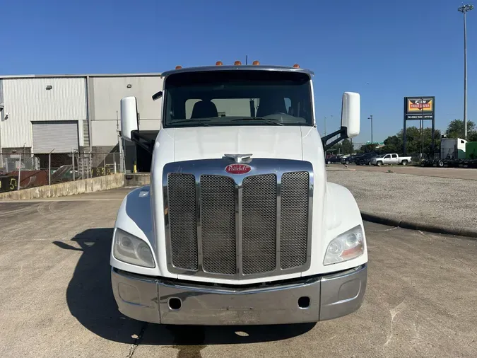 2017 Peterbilt 579