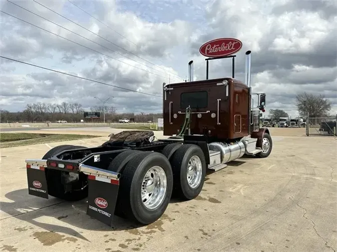 2022 PETERBILT 389