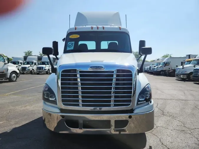 2019 FREIGHTLINER/MERCEDES CASCADIA 125