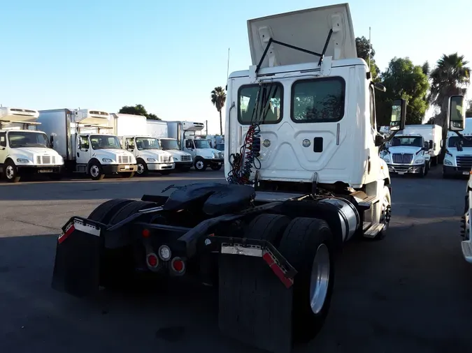 2016 FREIGHTLINER/MERCEDES CASCADIA 125