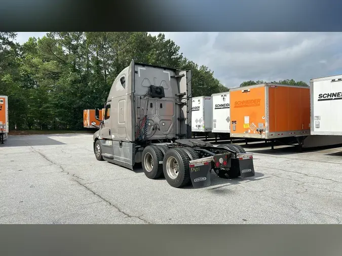2021 Freightliner Cascadia