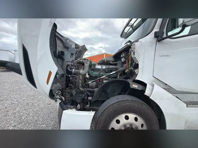 2020 Volvo VNL300