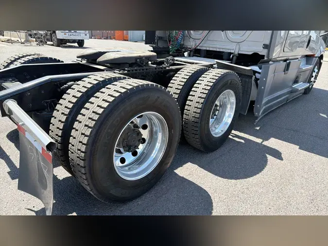 2023 Freightliner Cascadia 126
