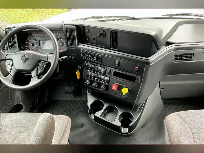 2022 INT LT625 6x4