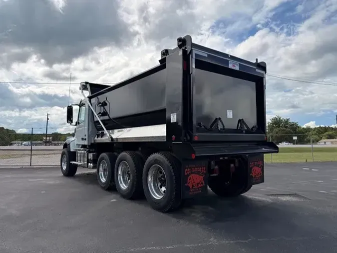 2026 VOLVO VHD84F300