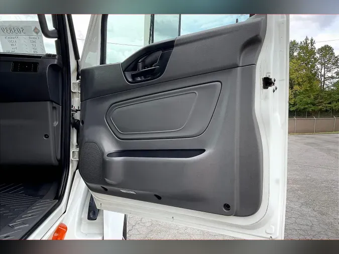 2022 INT LT625 6x45b3903d5bd04a8f3410eb7d1503aa04d