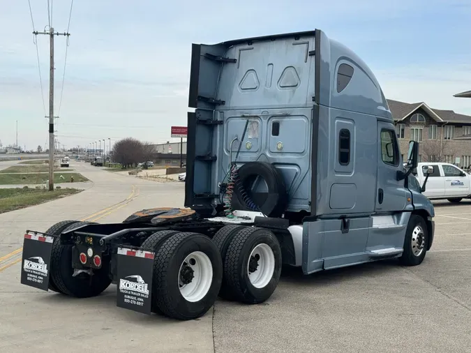 2016 FREIGHTLINER CASCADIA