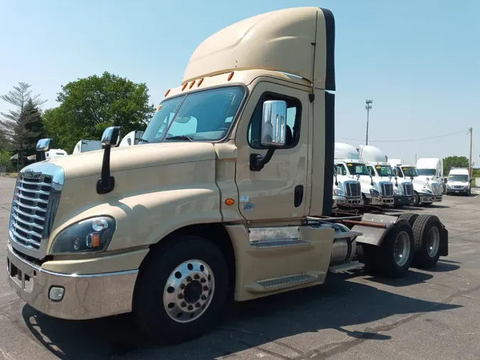 2016 FREIGHTLINER/MERCEDES CASCADIA 1255b3c3e3dd08450abbf7b70a151ab0ad5