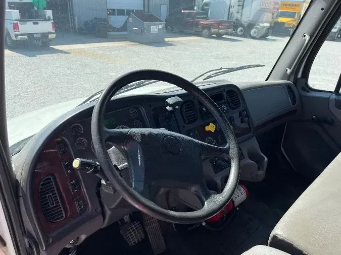 2018 FREIGHTLINER M2