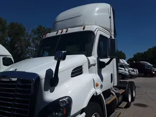 2017 FREIGHTLINER CASCADIA 113