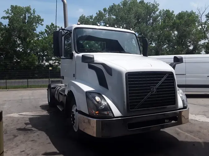 2016 VOLVO VNL42TRACTOR