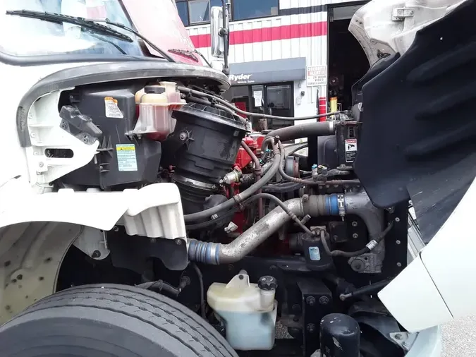 2018 FREIGHTLINER M2 106
