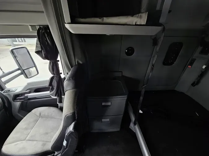 2022 KENWORTH T680
