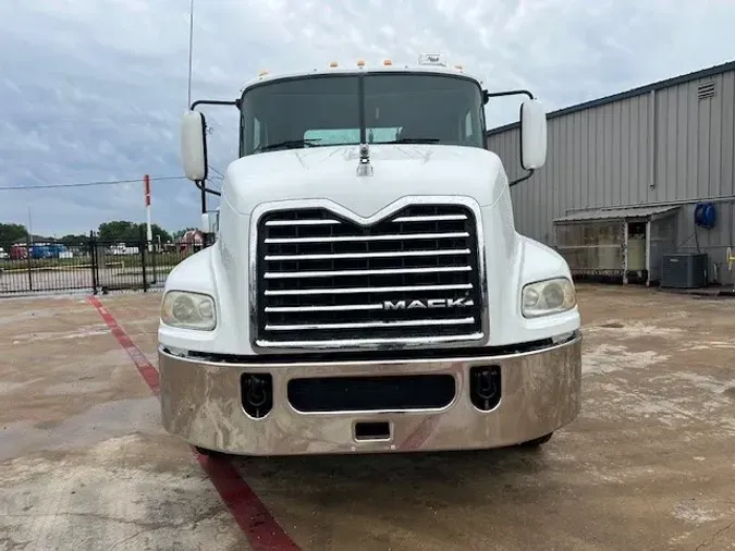 2016 MACK CXU612