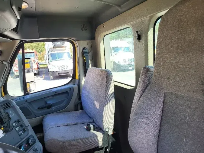 2018 FREIGHTLINER X12564ST