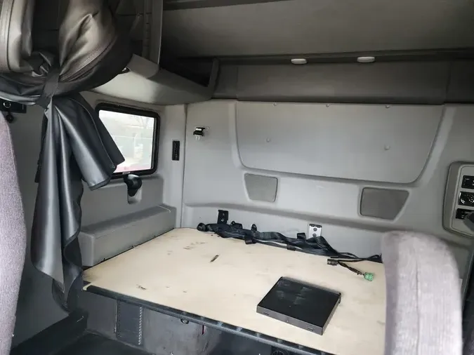 2020 NAVISTAR INTERNATIONAL LT625 SLPR CAB