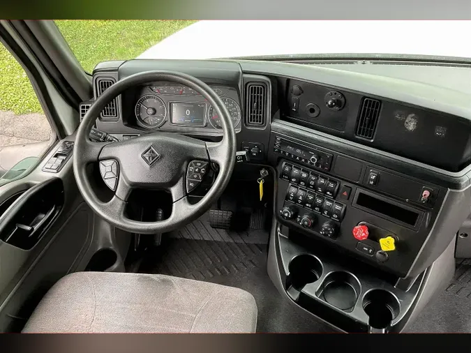 2022 INT LT625 6x4