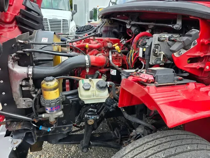 2018 FREIGHTLINER M2 106