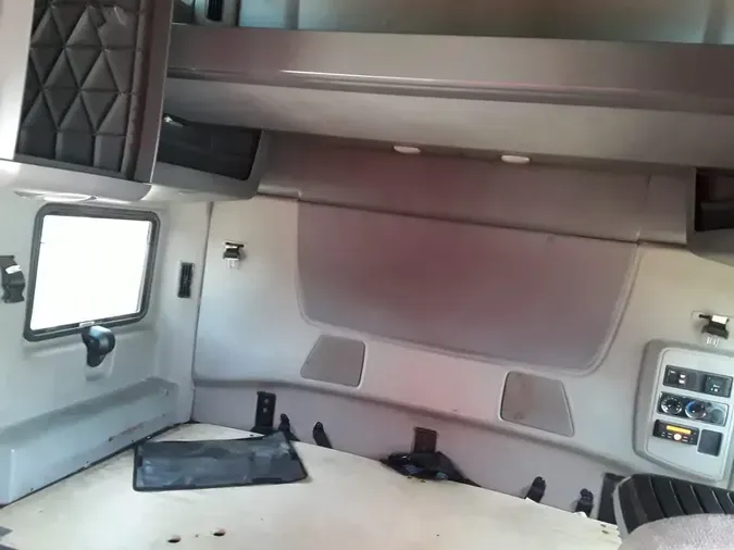 2019 NAVISTAR INTERNATIONAL LT625 SLPR CAB