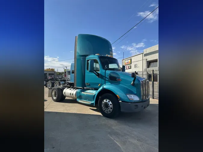 2017 Peterbilt 579