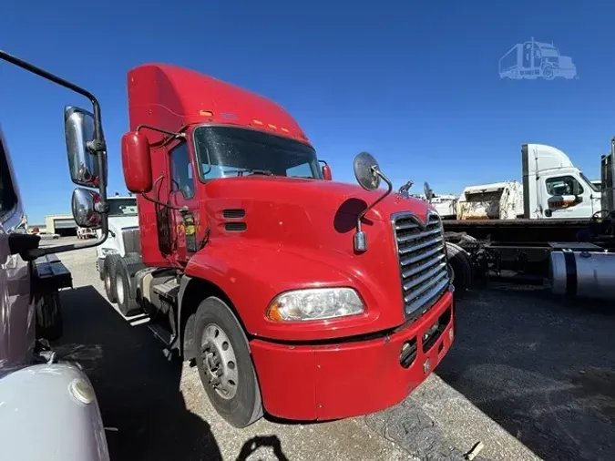 2017 MACK PINNACLE CXU613