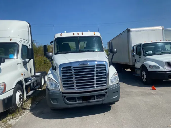 2015 FREIGHTLINER/MERCEDES CASCADIA 125