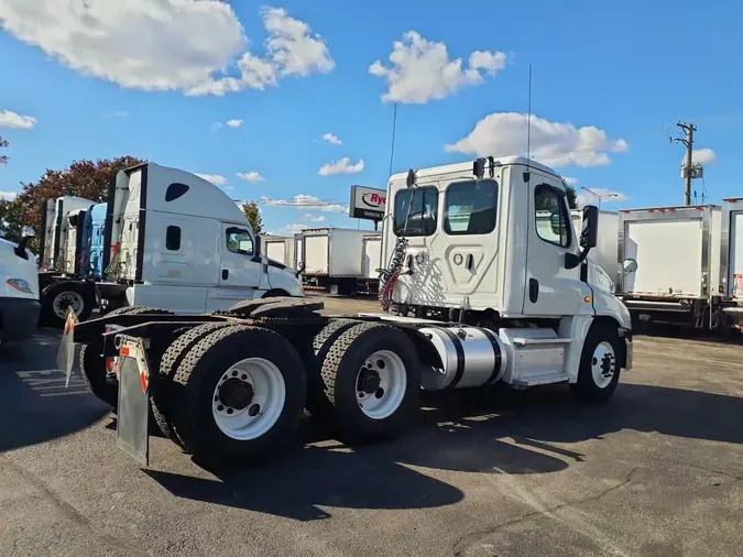 2019 FREIGHTLINER/MERCEDES CASCADIA 125