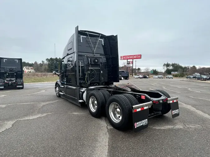 2021 Volvo VNL 860