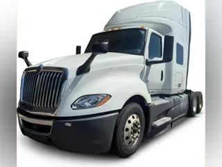 2022 International LT625