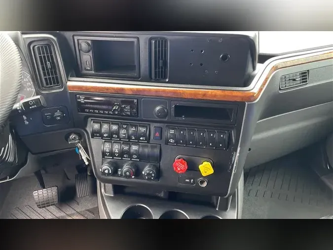 2020 INTERNATIONAL LT