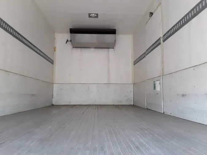 2018 FREIGHTLINER M2 106
