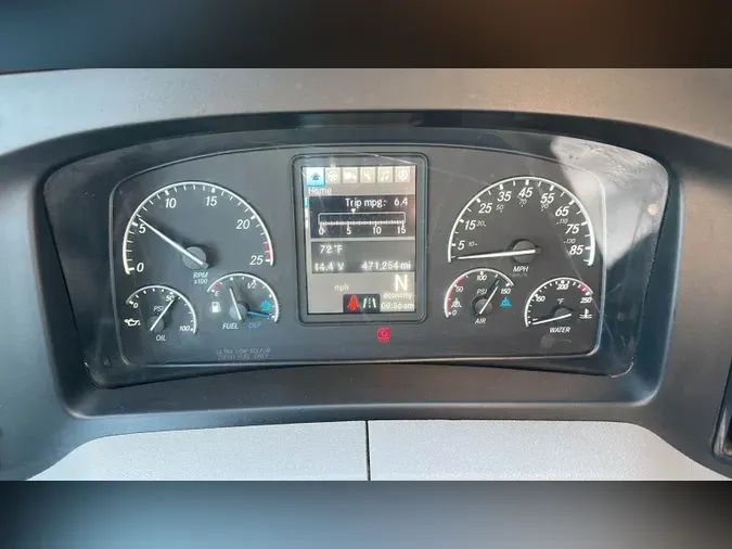 2020 Freightliner Cascadia 126