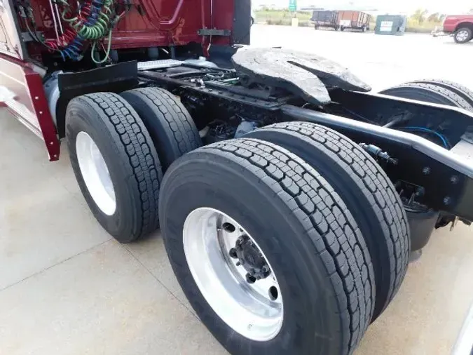 2020 Freightliner New Cascadia 126