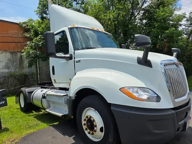 2020 NAVISTAR INTERNATIONAL LT625 DAYCAB S/A