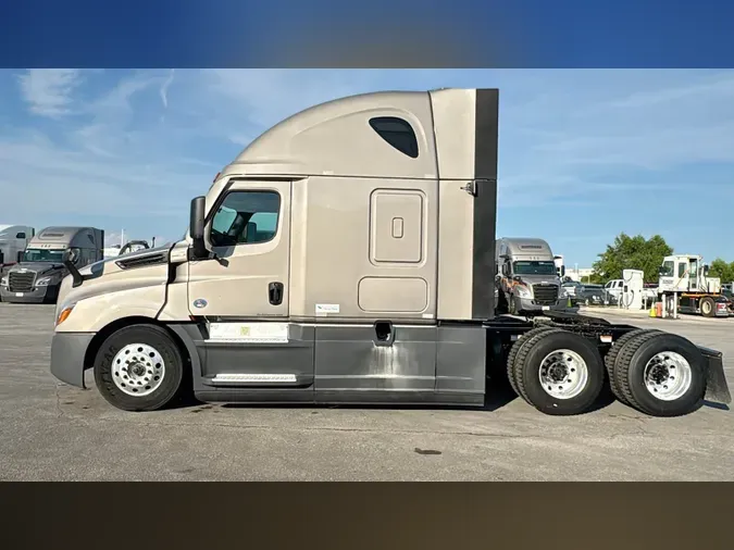 2024 Freightliner Cascadia 126