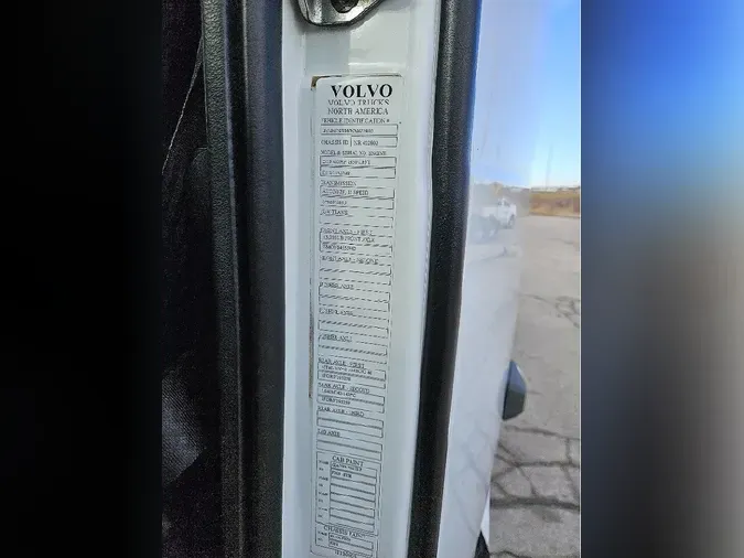 2022 VOLVO VNL64T760