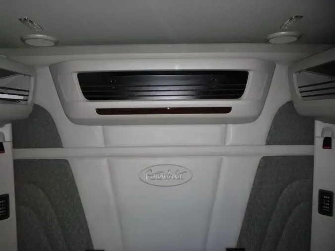 2021 Peterbilt 579