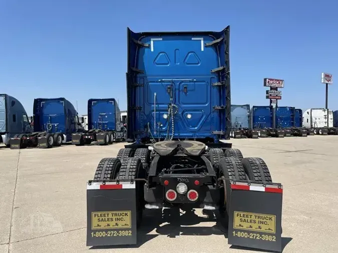 2021 FREIGHTLINER CASCADIA 126