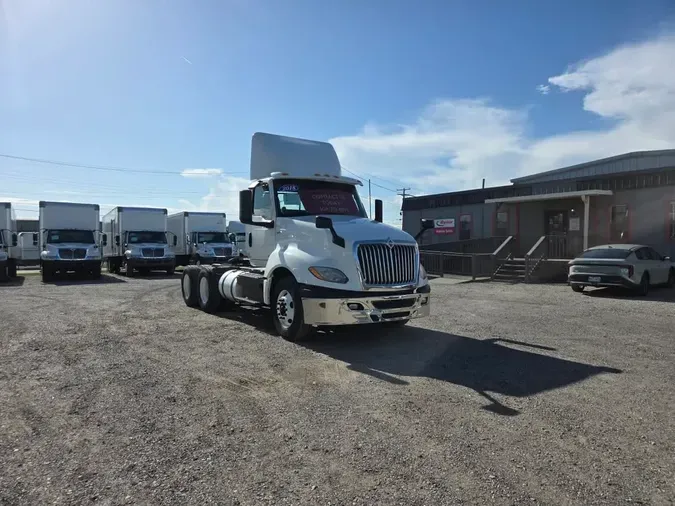 2018 NAVISTAR INTERNATIONAL LT625 DAYCAB T/A5b711434e796a42b320a6b60191514b8