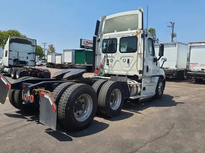 2019 FREIGHTLINER CASCADIA 125