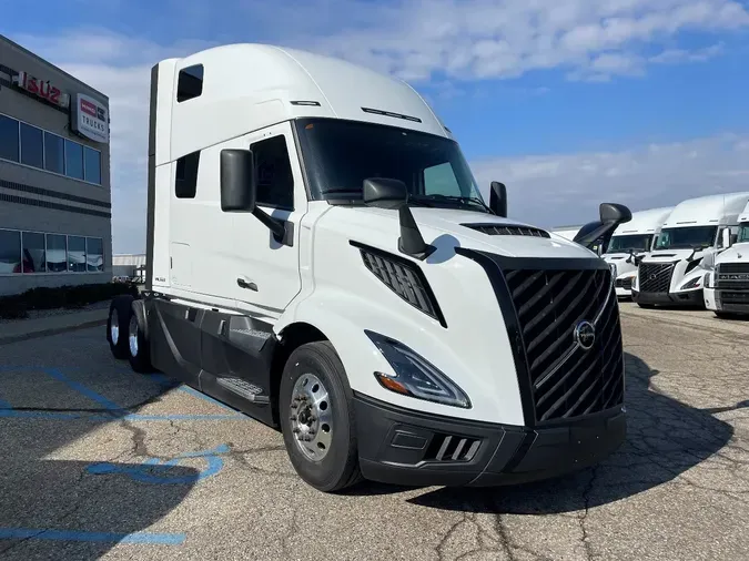 2026 VOLVO VNL64T860