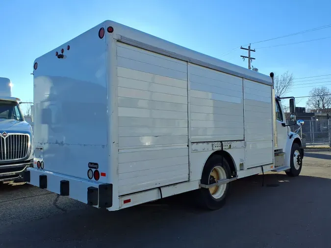 2017 FREIGHTLINER/MERCEDES M2 106