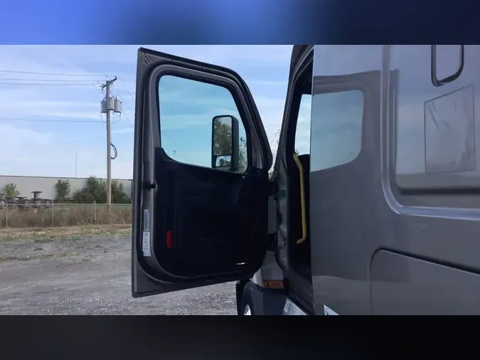 2024 Freightliner Cascadia 126