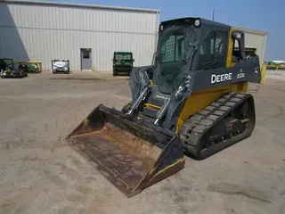 2015 John Deere 323E