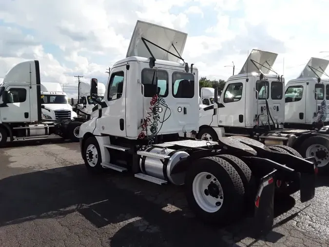 2020 FREIGHTLINER NEW CASCADIA 126