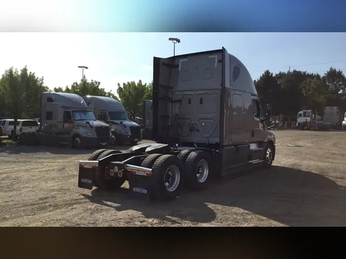 2024 Freightliner Cascadia 126