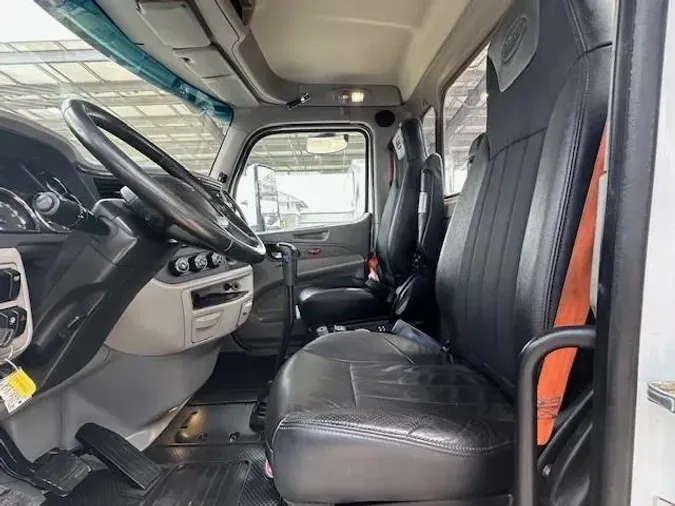2020 Peterbilt 567
