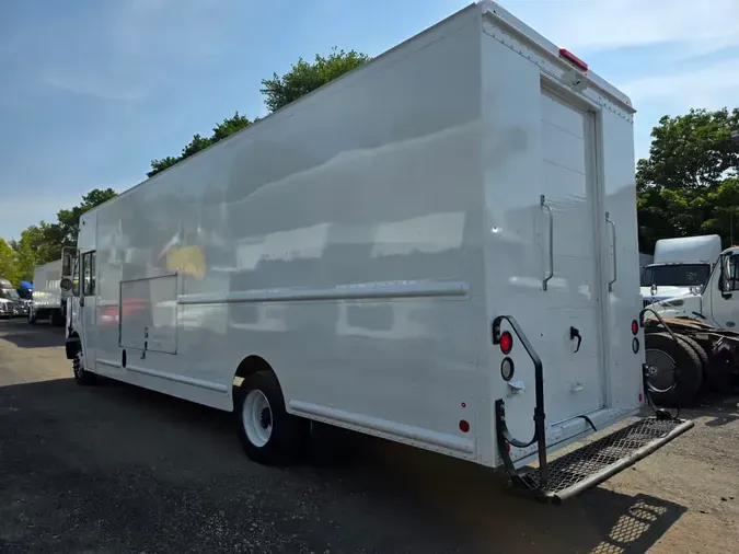 2017 FRTLR CUSTOM CHASSIS CORP MT55