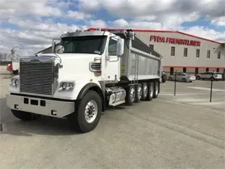 2022 Freightliner 122SD