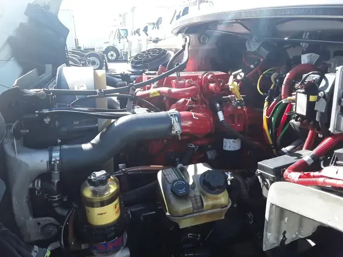 2019 FREIGHTLINER M2 106